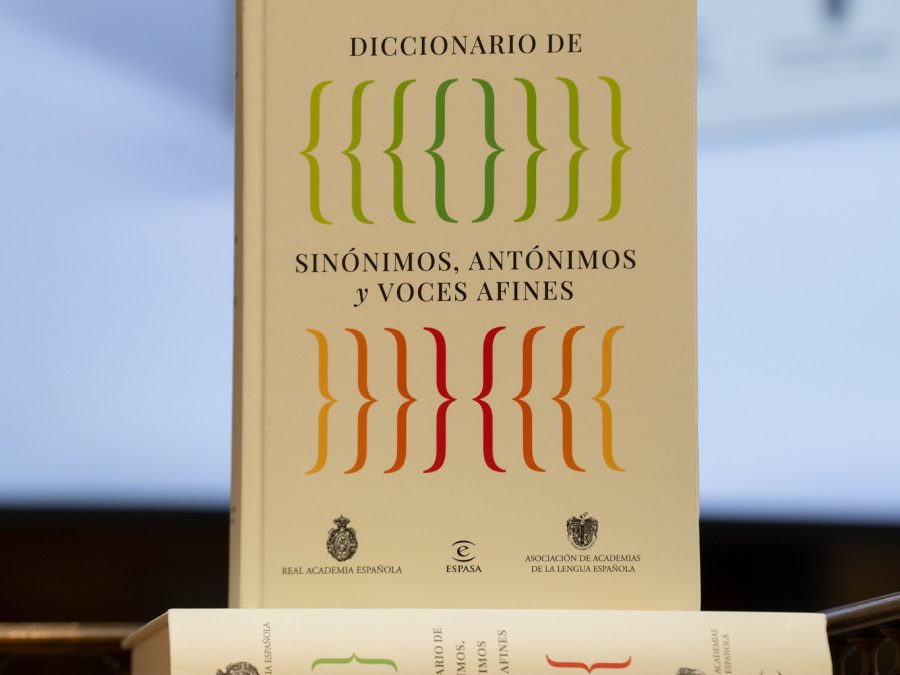 Diccionario de sinónimos, antónimos y voces afines